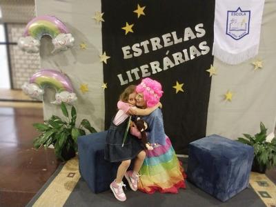 Noite de AutÃ³grafos dos alunos do Jardim 2 da Escola AluÃ­sio Maier foi um verdadeiro sucesso